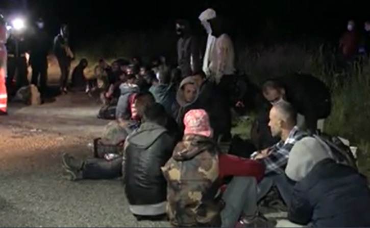 Imaginea articolului 46 de migranţi, prinşi în timp ce tranzitau România