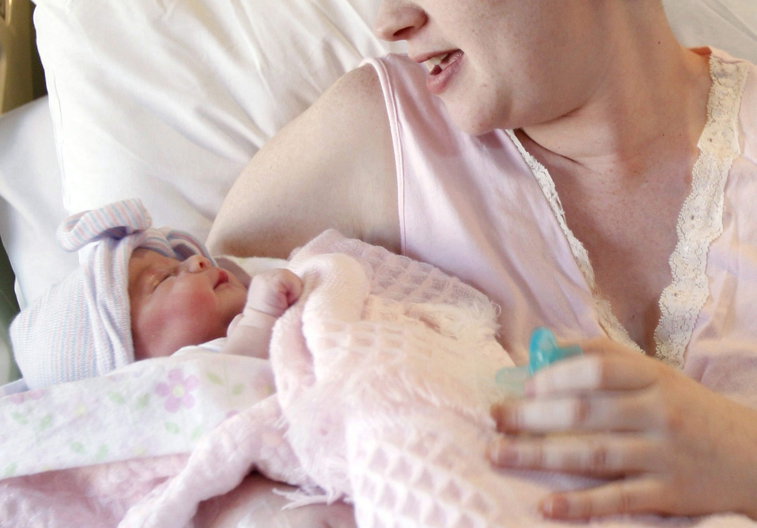 Imaginea articolului “Un consilier în alăptare în fiecare maternitate!” - petiţia online care a strâns peste 1800 de semnături în doar 24 de ore