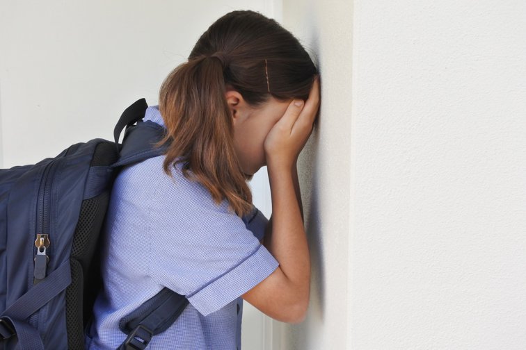 Imaginea articolului În lipsa cursurilor, bullyingul s-a mutat din şcoală pe stradă. Ultimul caz, în Piteşti: o copilă de 14 ani a fost umilită şi batjocorită 