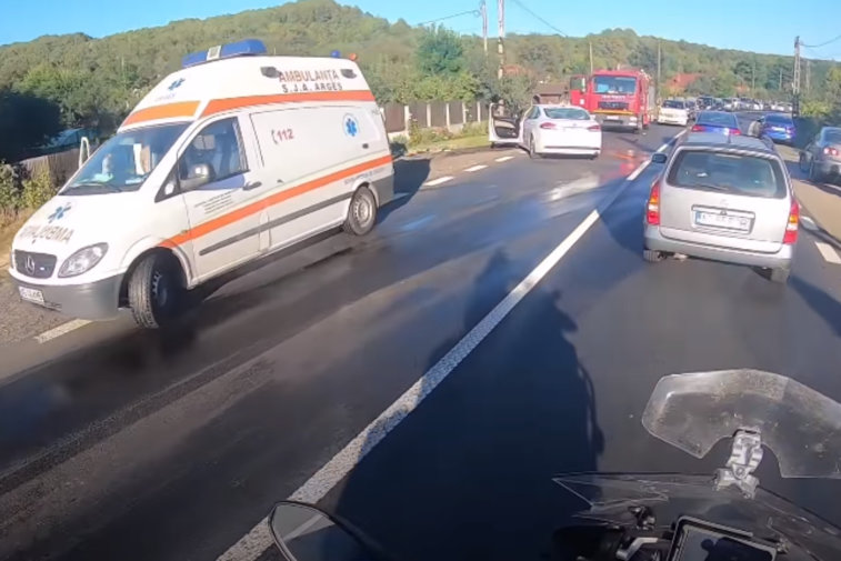Imaginea articolului VIDEO | Accidentul ministrului Lucian Bode, surprins în imagini de un motociclist
