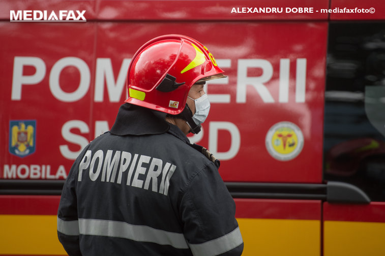 Imaginea articolului Weekend agitat pentru pompieri şi echipajele SMURD: în doar trei zile au avut mii de misiuni