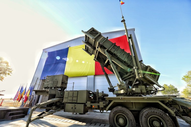 Imaginea articolului Forţele Aeriene Române au de azi, oficial, primul sistem de rachete Patriot