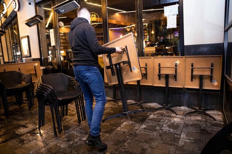 Imaginea articolului Restaurantele din Bucureşti, închise din nou. De astăzi, în Capitală se va putea servi masa doar la terasă