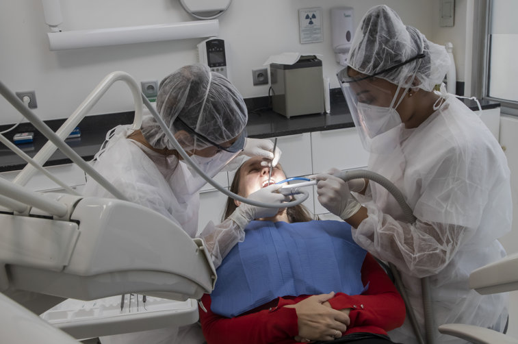 Imaginea articolului Dentistul a devenit bau-bau pentru români. România se clasează pe ultimul loc în Europa la consultaţii stomatologice