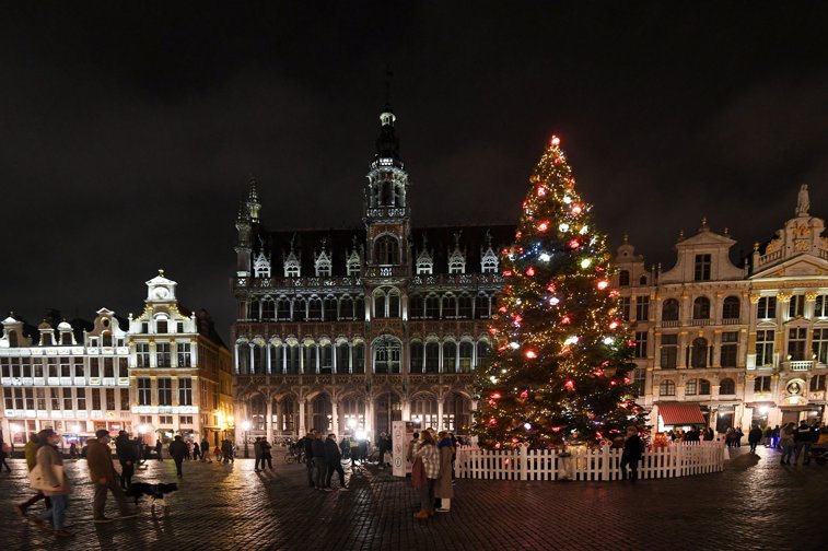 Imaginea articolului Belgienii adoptă un set strict de reguli în perioada sărbătorilor de Crăciun. Unele restricţii pot părea bizare