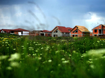 Imaginea articolului Satului românesc i se mai dă o şansă. Peste 100.000 de români se mută anual de la oraşe la sate