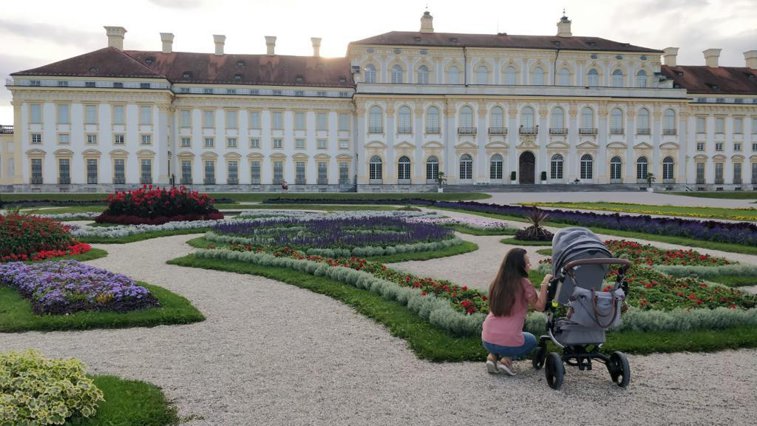 Imaginea articolului În România, natalitatea este în scădere. Copiii români populează Germania: „Copiii sunt foarte privilegiaţi la ei”