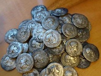 Imaginea articolului Descoperire istorică importantă în Olt: 70 de monede din argint, din secolul II Î.H