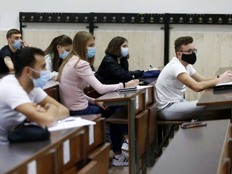 Imaginea articolului Influenceriţa Corina Băcanu le va preda studenţilor Facultăţii de Jurnalism. Cine se poate înscrie la noile cursuri