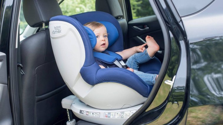 Imaginea articolului Protejează copilul din maşină! Scaunul trebuie aşezat într-o anumită poziţie faţă de şofer
