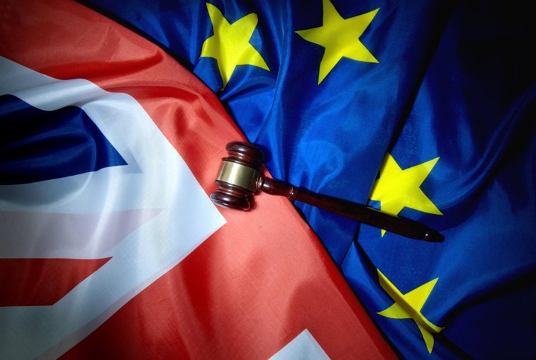 Imaginea articolului Guvernul britanic cere cetăţenilor UE să completeze o solicitare pentru a rămâne în ţară 
