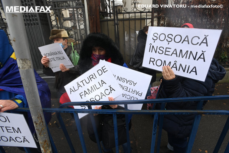 Imaginea articolului Protest la Ambasada Italiei din Bucureşti, după scandalul dintre Diana Şoşoacă şi jurnalista Lucia Goracci