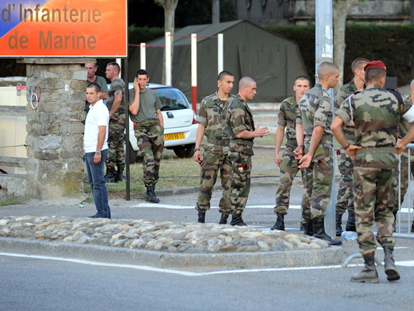 Dacian Cioloş: Franţa este pregătită să contribuie cu trupe NATO în România