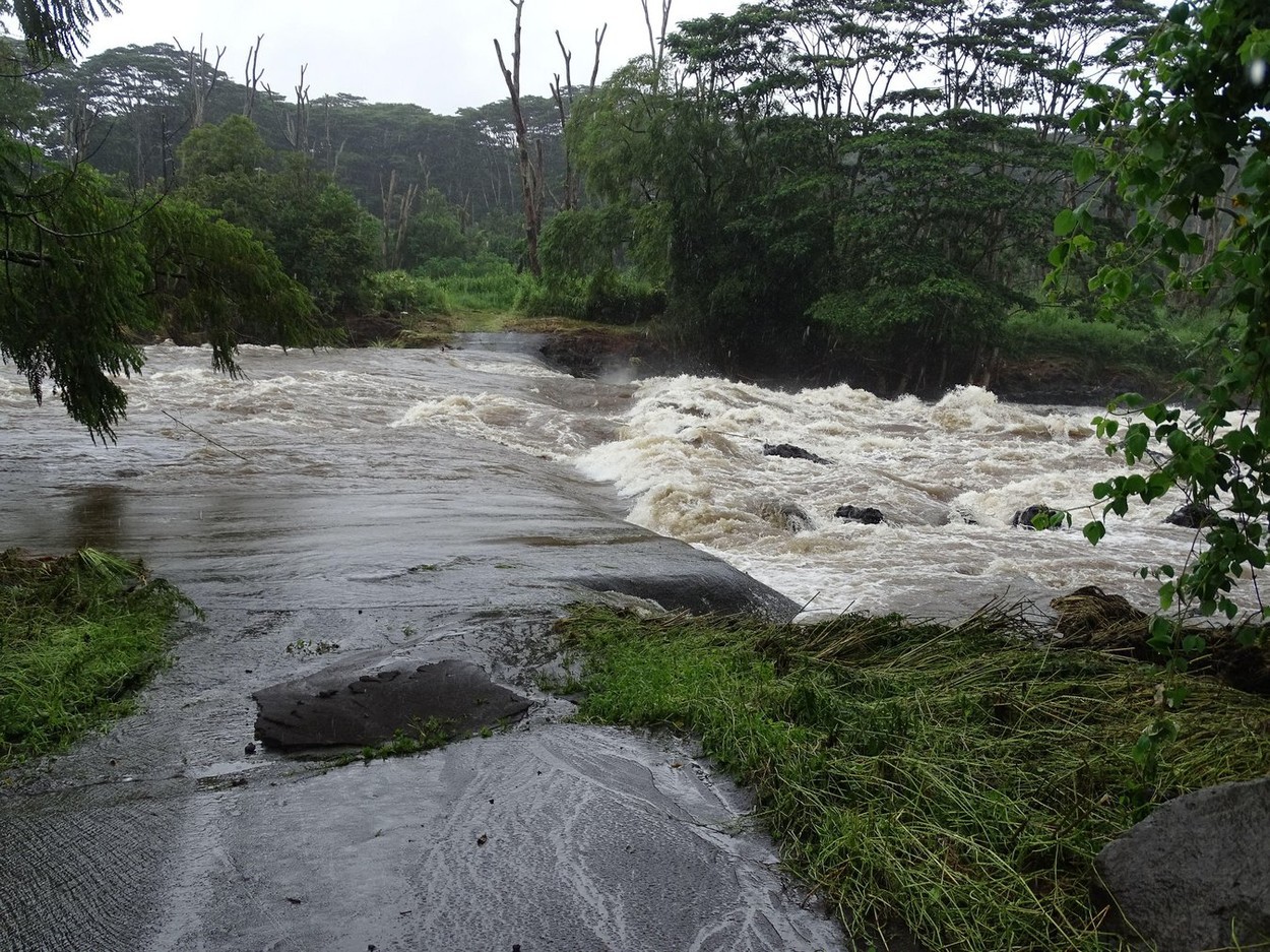 Pericol de inundaţii. Depăşiri ale cotelor de atenţie pe râuri din mai multe judeţe