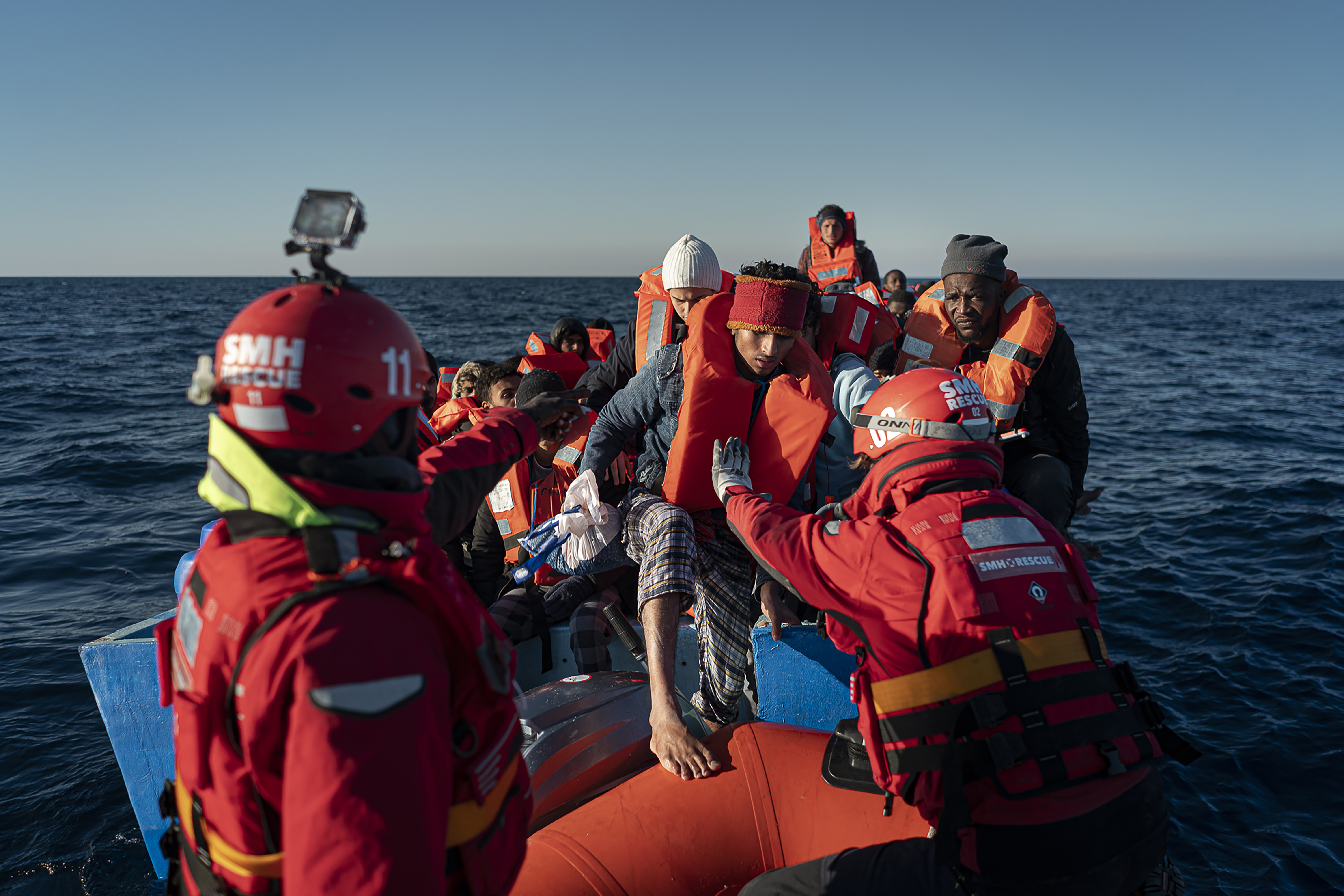 O barcă plină cu migranţi a fost descoperită în zona localităţii Sf. Gheorghe. Două călăuze i-au ajutat să treacă ilegal frontiera
