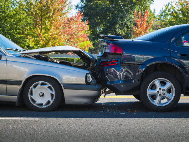 Imaginea articolului STUDIU Femeile sunt de aproape două ori mai expuse riscului de a rămâne blocate într-o maşină accidentată
