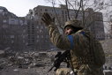 Imaginea articolului 12 civili au fost ucişi în bombardamentul rusesc asupra unui oraş din Luhansk