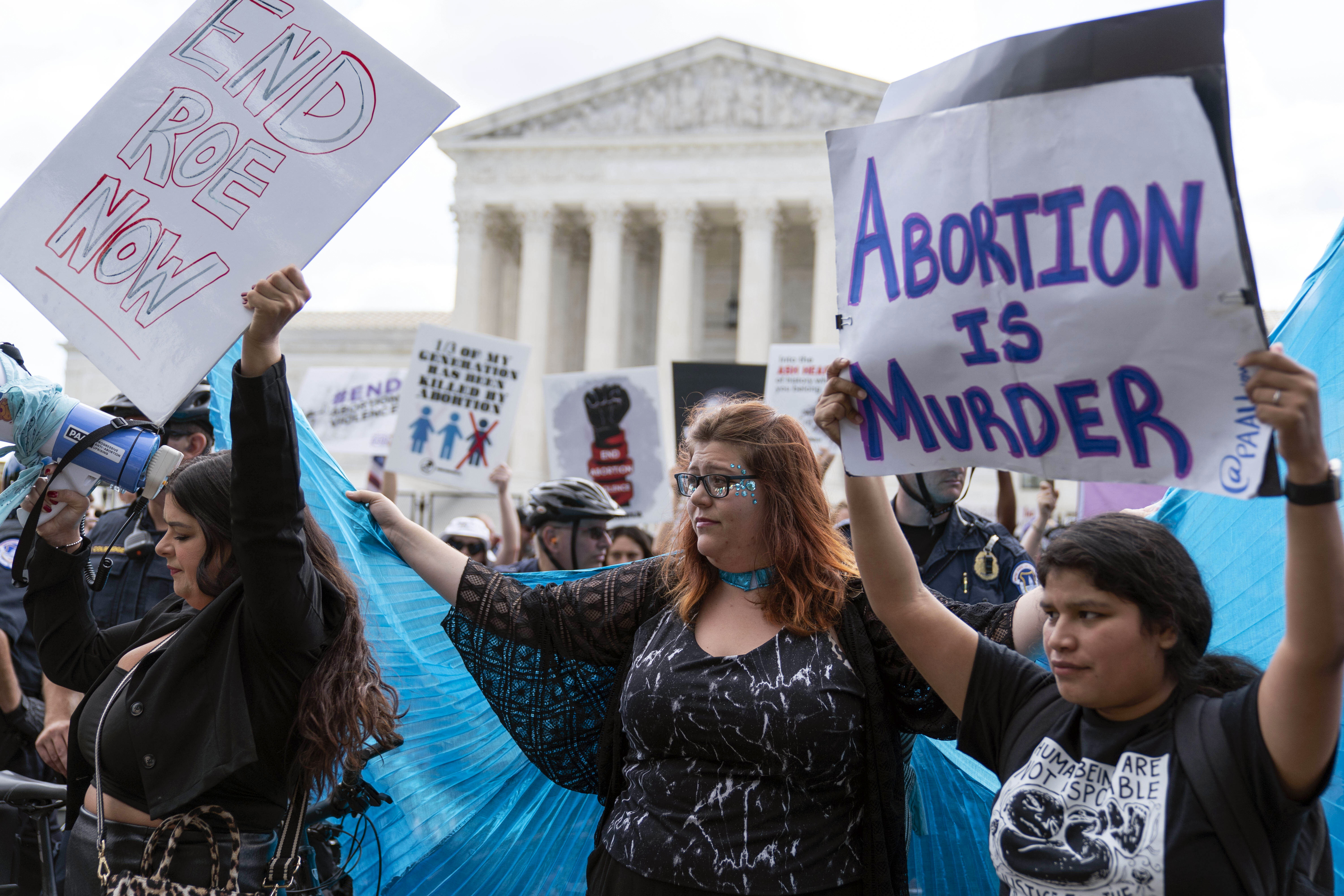Decizia din SUA privind avortul pune în pericol căsătoriile gay şi alte libertăţi. Avertismentele judecătorilor liberali de la Curtea Supremă
