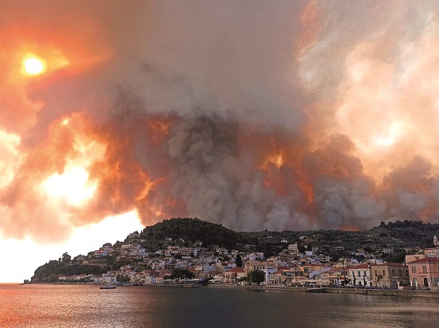Imaginea articolului Pompierii români intervin pentru stingerea unor incendii de pădure în Schimatari, Grecia