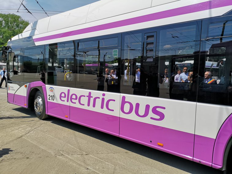 Imaginea articolului Primăria Sibiu primeşte 9 autobuze electrice. Cât a plătit instituţia producătorului polonez Solaris
