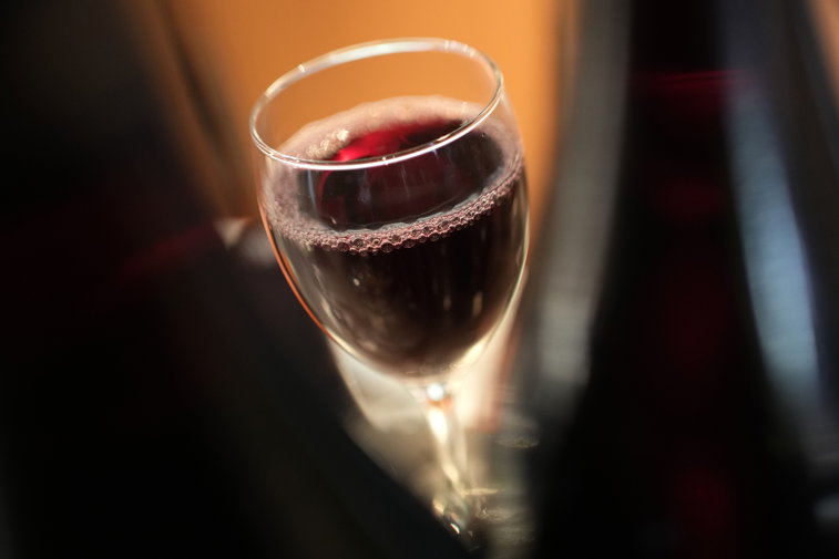 Imaginea articolului Un român consumă, în medie, 2 litri de vin pe lună. Campioni sunt portughezii cu mai bine de 4 litri