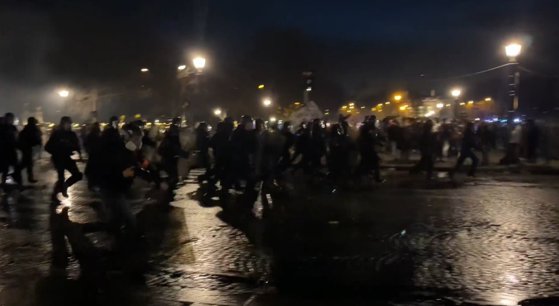 Imaginea articolului Confruntări între protestatari şi forţele de ordine în Franţa