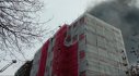 Imaginea articolului Incendiu cu degajări mari de fum la terasa unui bloc în reabilitare din sectorul 5