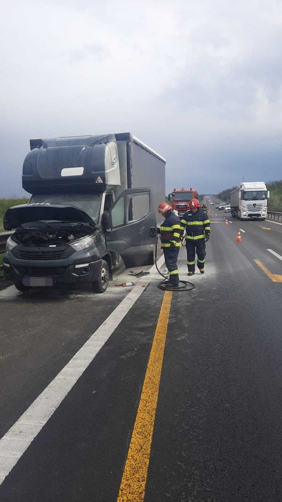 Image of the article Van on fire on the A1 Bucharest-Pitesti highway