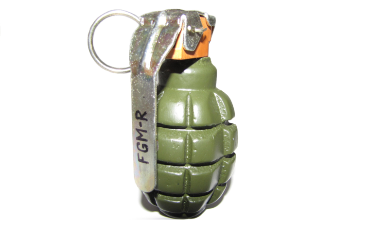 Imaginea articolului O grenadă, găsită printre lucrurile unui bunic, a explodat. Un bărbat a murit, doi copii au fost răniţi