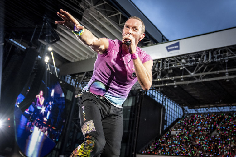 Imaginea articolului Au apărut pe OLX la vânzare primele bilete la concertul Coldplay, la suprapreţ