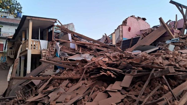 Imaginea articolului Cutremur devastator în Nepal: peste o sută de persoane şi-au pierdut viaţa