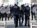 Imaginea articolului Ciocniri între fermieri şi poliţişti la un târg agricol din Paris înainte de sosirea lui Macron