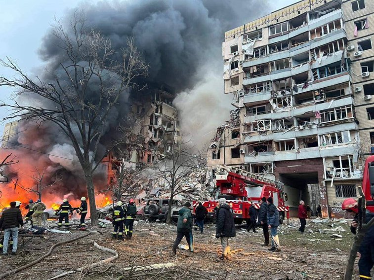 Imaginea articolului O bombă lansată de ruşi a lovit un bloc din Harkov