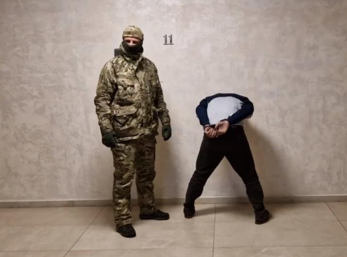 Imaginea articolului Mass-media: fotografie cu tortura unui suspect al atacurilor teroriste de la Moscova / Supus la electroşocuri, cu un cablu conectat la organele genitale

