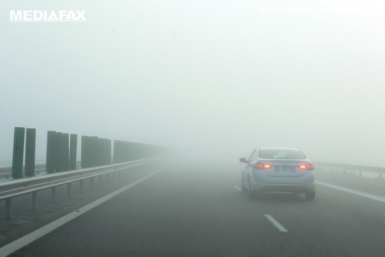 Imaginea articolului Infotrafic: ceaţa afectează vizibilitatea pe şosele din mai multe judeţe, inclusiv pe A3 şi A0 