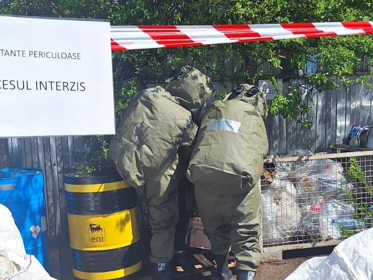 Imaginea articolului Posibil accident chimic evitat în curtea unei firme din Mintia, Hunedoara