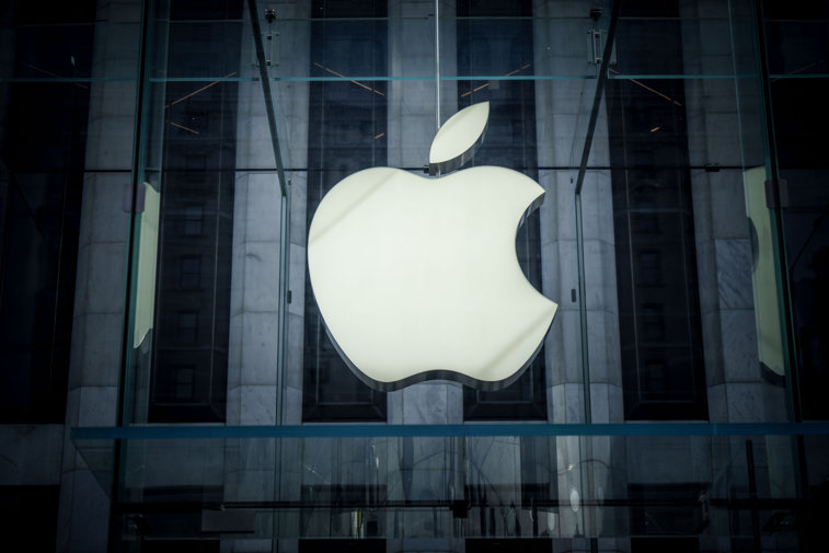 Imaginea articolului Controversă provocată de Apple din cauza unui emoji sub forma steagului palestinian