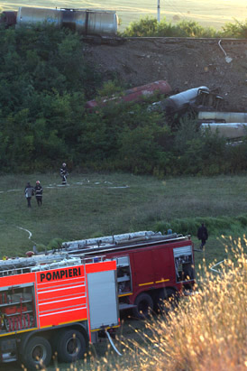 Un tren încărcat cu produse petroliere a deraiat în judeţul Cluj