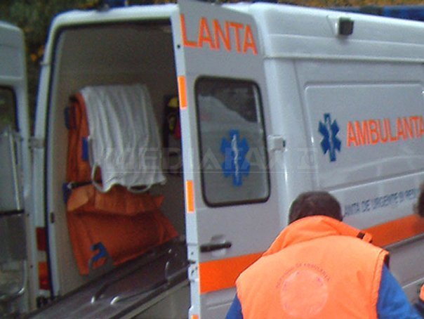 Imaginea articolului Alba: Cinci persoane rănite, după ce un TIR s-a lovit de un microbuz, pe DN 7