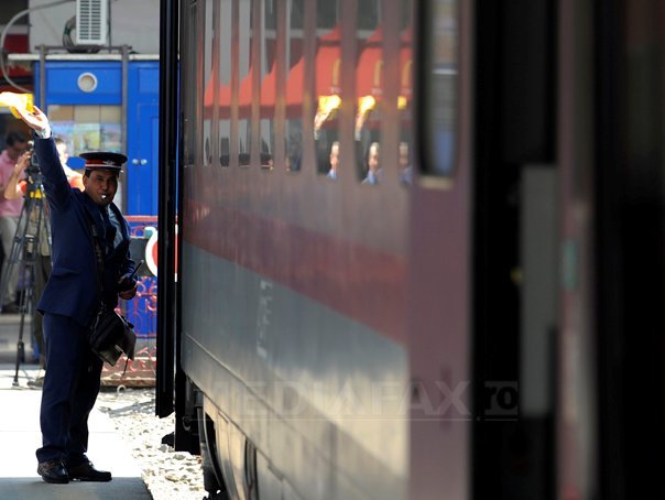 Imaginea articolului Botoşani: Trenul care a lovit un autoturism şi-a reluat traseul