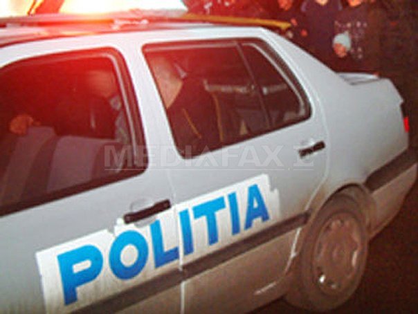 Imaginea articolului Oradea: Un poliţist şi-a împuşcat mortal părinţii după care a încercat să se sinucidă