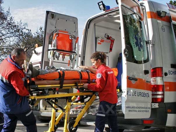 Imaginea articolului Bărbat care lucra în incinta unei unităţi militare din Galaţi, la spital după ce a căzut de la înălţime