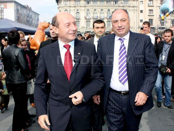 Imaginea articolului Antonie Solomon aşteaptă răspuns de la Băsescu dacă acceptă să fie cetăţean de onoare al Craiovei