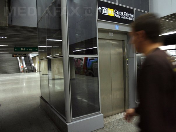 Imaginea articolului Lifturi la metrou în toate staţiile, pentru persoanele cu dizabilităţi, până la mijlocul anului 2012