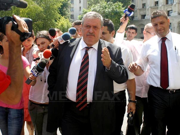 Imaginea articolului Senatorul Măgureanu are interdicţie de a părăsi ţara: Nu mi-e teamă de nimic pentru că nu am comis faptele de care sunt acuzat