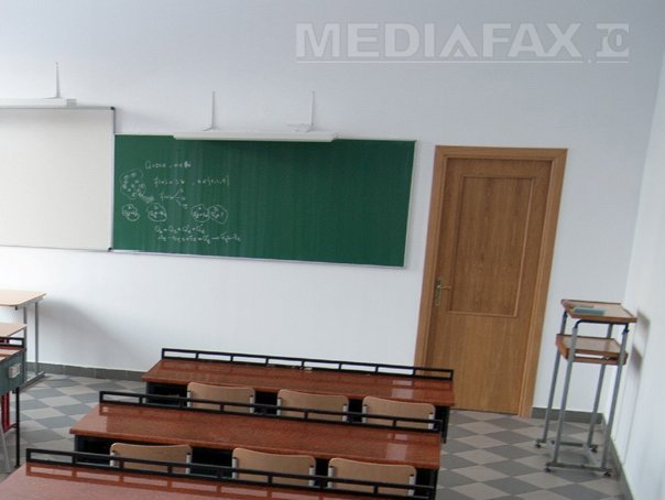 Imaginea articolului ANALIZĂ: Cadre didactice insuficiente pentru clasa pregătitoare, dar autorităţile se declară optimiste
