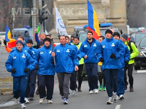 Imaginea articolului FOTE 2013: Drumul flăcării olimpice prin Bucureşti - GALERIE FOTO cu purtătorii torţei