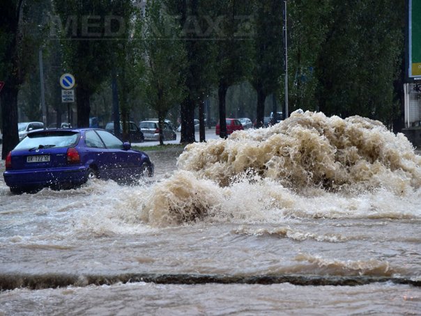 Imaginea articolului Precipitaţii abundente şi inundaţii în Elveţia, Italia şi Franţa, soldate cu victime