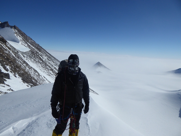 Imaginea articolului Un alpinist clujean a reuşit să cucerească Vârful Vinson (4.897 metri), cel mai înalt din Antarctica - FOTO