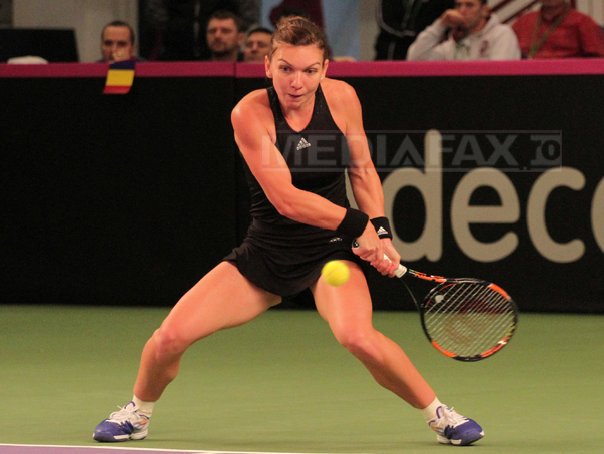Imaginea articolului Simona Halep, ELIMINATĂ în semifinalele turneului de la Stuttgart de Caroline Wozniacki. Daneza învinge cu scorul de 7-5, 5-7, 6-2
